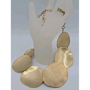 Vintage Chloe + Isabel Collar Necklace 16in Long With 2in Extension - Gold color